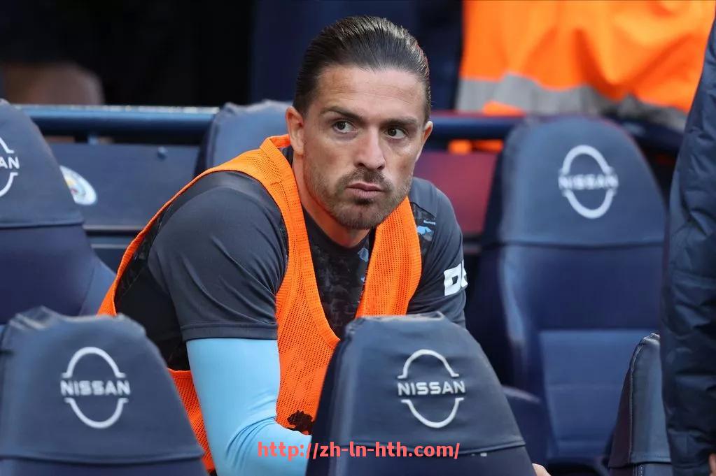 华体会hth登录入口-英超球员穿着西装形象塑造